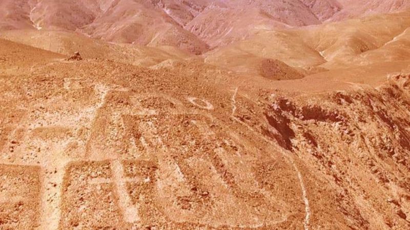 Ученые нашли в Чили рисунок инопланетянина длиной 25 метров