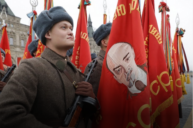 Репетиция парада на Красной площади в честь годовщины парада 1941 года — прямая онлайн видео трансляция