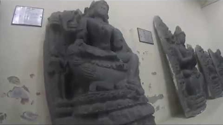 Музей Рашаи. Скрытая съемка, пушки, статуи, лингамы.