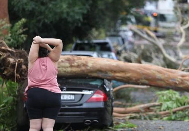 Мощный шторм с градом пронесся по Сиднею, обесточив 76,5 тыс. домов