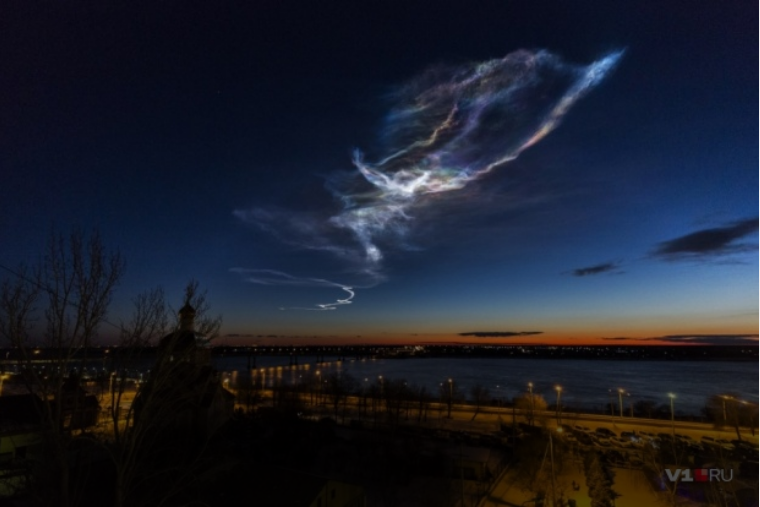 «То ли ракета, то ли метеорит»: в небе над Челябинском произошёл взрыв — последние новости, фото и видео
