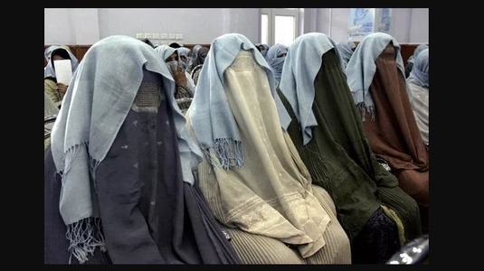 Под паранджой уникальная красота афганских женщин: фотодоказательство