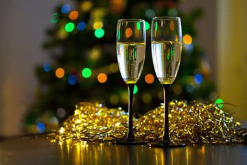 Врачи рассказали, сколько шампанского можно выпить в новогоднюю ночь