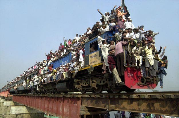 Шокирующие междугородние поезда в Бангладеш